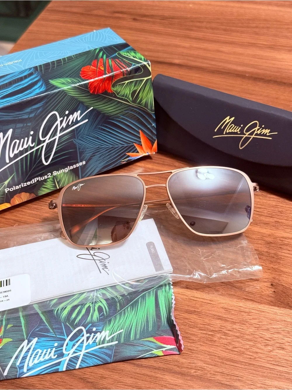 Maui Jim Men's Polarized Beaches series Sunglasses - Rose Lenses